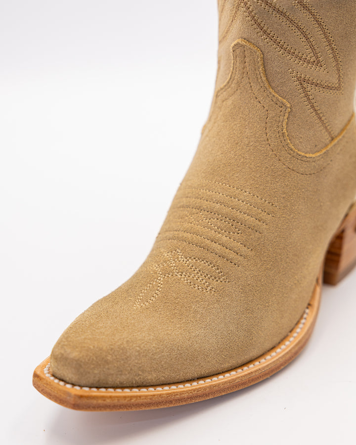 Allison Sand Rough Out