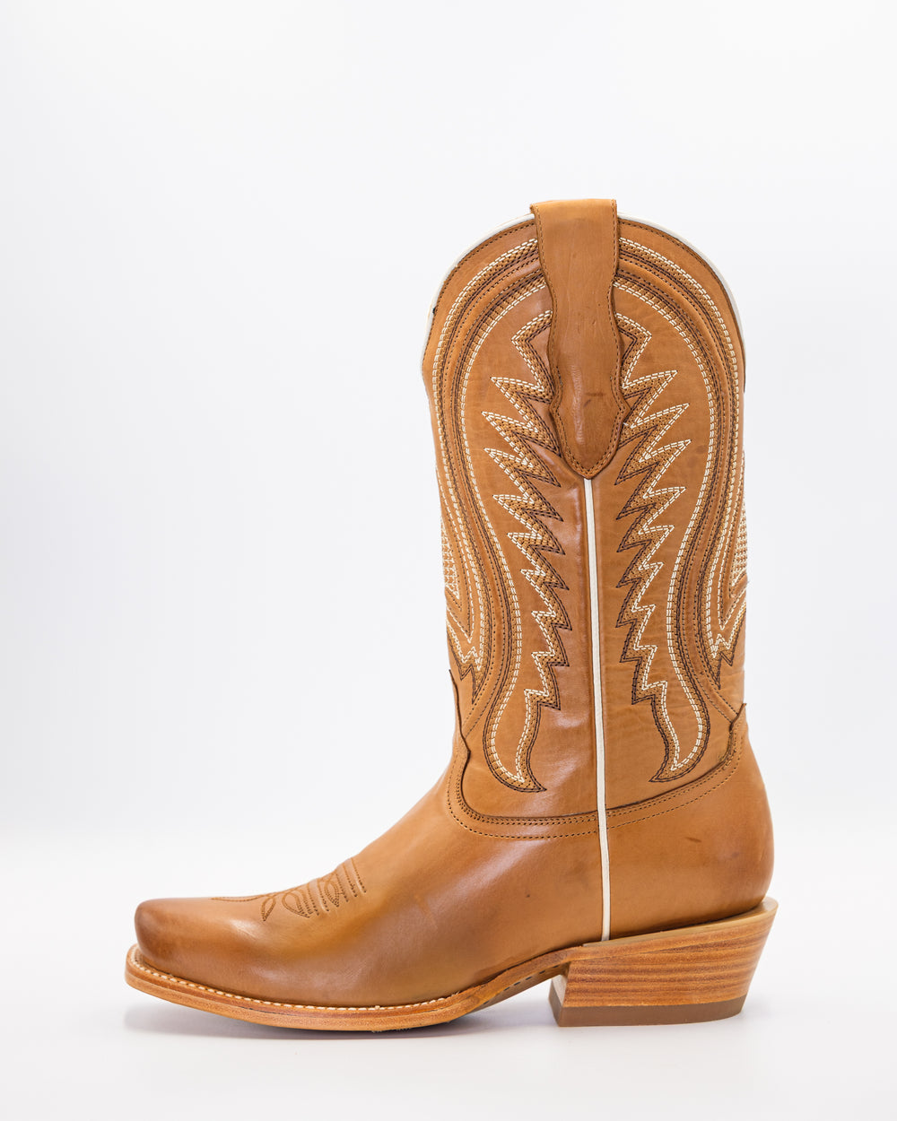 Cowboy, Boots, Western, Lucchese, Ariat, TonyLama, AndersonBean, Justin, Tecovas, Nocona, BlackJack, Stallion, Handmade, Exotic, Ostrich, Alligator, Python, Shark, SquareToe, CutterToe, RoundToe, SnipToe, Roper, Buckaroo, Ranch, Rodeo, Classic, Vintage, Leather, Premium, HandmadeBoots, WorkBoots, Durable, Genuine, Suede, Caiman, Lizard, Crocodile, FullQuill, RanchWear, Traditional, Heritage, Rustic, TexasStyle, MensBoots
