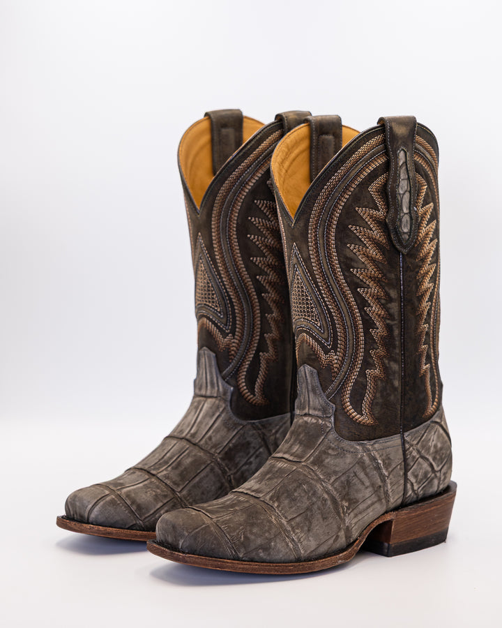 Cowboy, Boots, Western, Lucchese, Ariat, TonyLama, AndersonBean, Justin, Tecovas, Nocona, BlackJack, Stallion, Handmade, Exotic, Ostrich, Alligator, Python, Shark, SquareToe, CutterToe, RoundToe, SnipToe, Roper, Buckaroo, Ranch, Rodeo, Classic, Vintage, Leather, Premium, HandmadeBoots, WorkBoots, Durable, Genuine, Suede, Caiman, Lizard, Crocodile, FullQuill, RanchWear, Traditional, Heritage, Rustic, TexasStyle, MensBoots