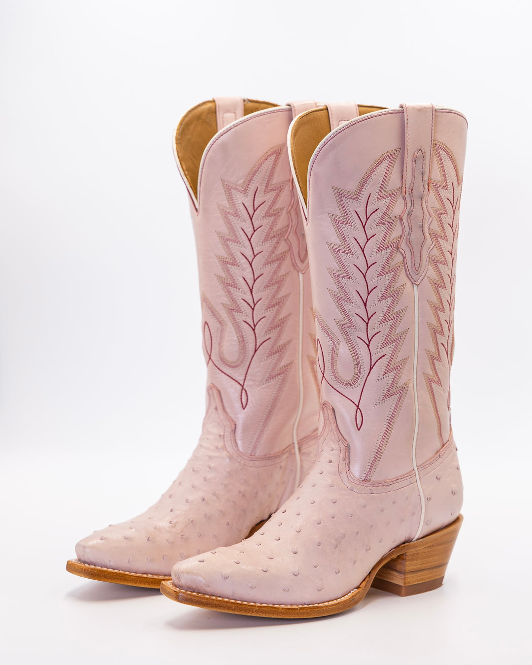 Cowgirl, Boots, Western, Lucchese, Ariat, Corral, OldGringo, Lane, LibertyBlack, Durango, MacieBean, DoubleD, Handmade, Exotic, Ostrich, Alligator, Python, Turquoise, SnipToe, Embroidered, SquareToe, Fashion, Vintage, Classic, Rodeo, Fringe, Glitter, Suede, TallBoots, ShortBoots, RanchWear, Stylish, Premium, Genuine, Leather, Lizard, Crocodile, Caiman, FullQuill, Traditional, Rustic, Floral, Inlay, TexasStyle, WomensBoots