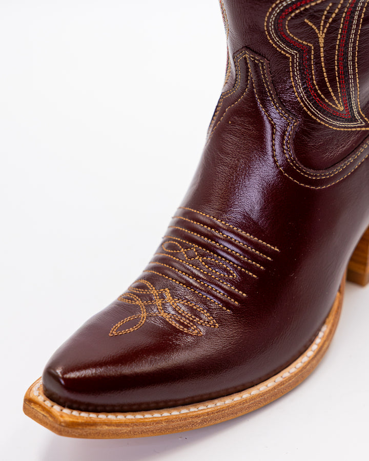 Allison Black Cherry