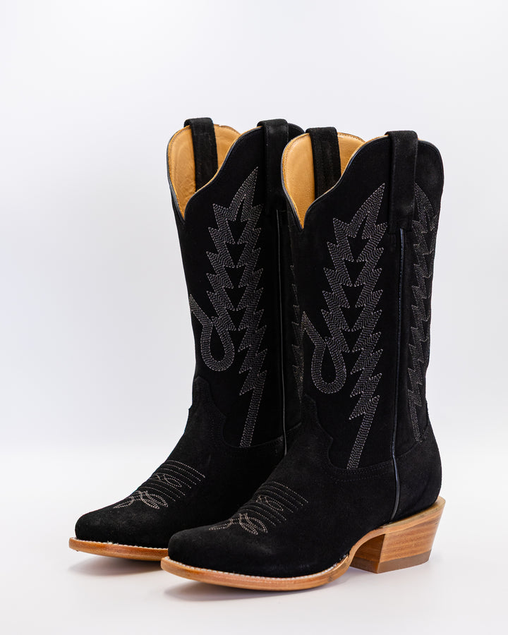 Cowgirl, Boots, Western, Lucchese, Ariat, Corral, OldGringo, Lane, LibertyBlack, Durango, MacieBean, DoubleD, Handmade, Exotic, Ostrich, Alligator, Python, Turquoise, SnipToe, Embroidered, SquareToe, Fashion, Vintage, Classic, Rodeo, Fringe, Glitter, Suede, TallBoots, ShortBoots, RanchWear, Stylish, Premium, Genuine, Leather, Lizard, Crocodile, Caiman, FullQuill, Traditional, Rustic, Floral, Inlay, TexasStyle, WomensBoots