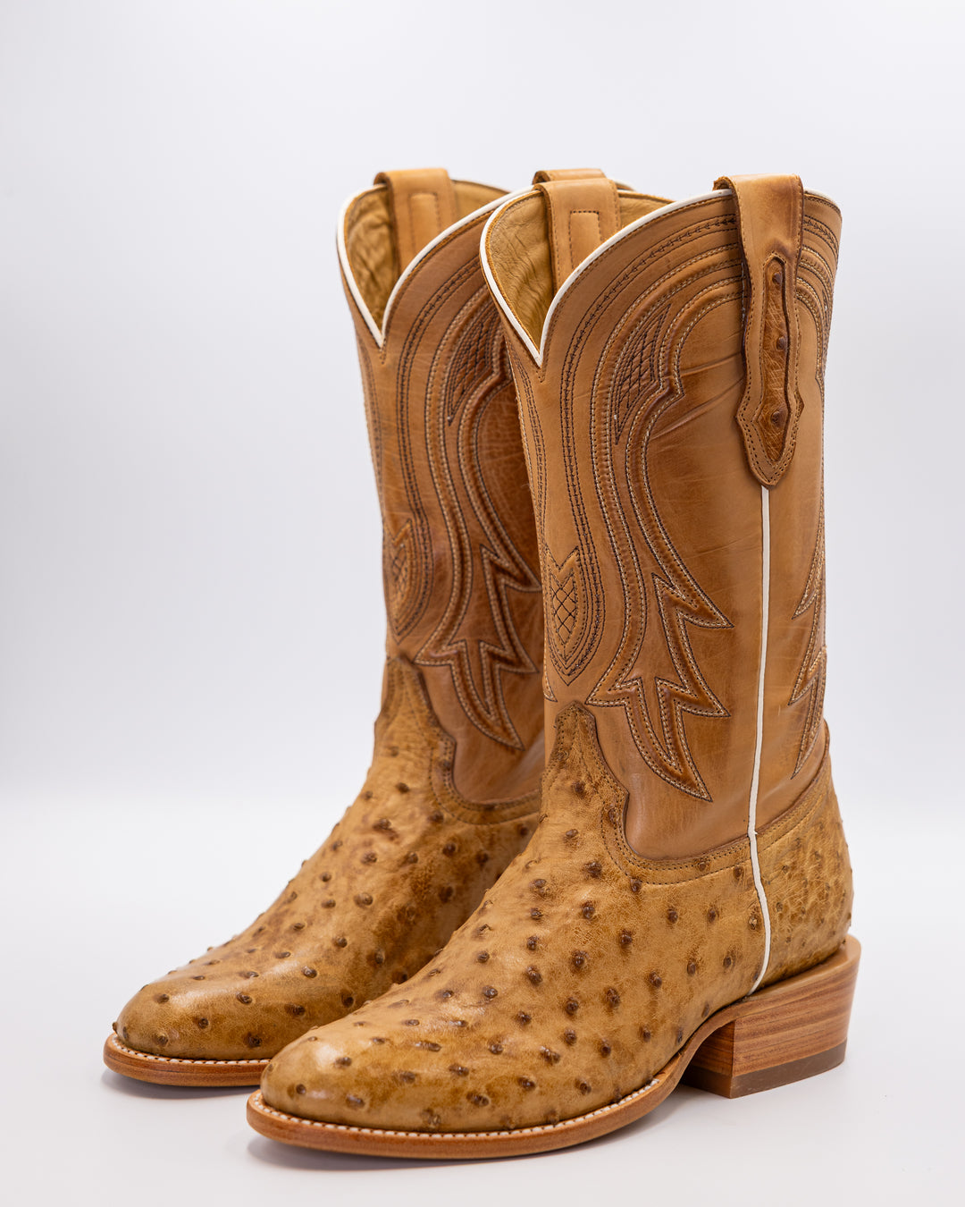 Cowboy, Boots, Western, Lucchese, Ariat, TonyLama, AndersonBean, Justin, Tecovas, Nocona, BlackJack, Stallion, Handmade, Exotic, Ostrich, Alligator, Python, Shark, SquareToe, CutterToe, RoundToe, SnipToe, Roper, Buckaroo, Ranch, Rodeo, Classic, Vintage, Leather, Premium, HandmadeBoots, WorkBoots, Durable, Genuine, Suede, Caiman, Lizard, Crocodile, FullQuill, RanchWear, Traditional, Heritage, Rustic, TexasStyle, MensBoots