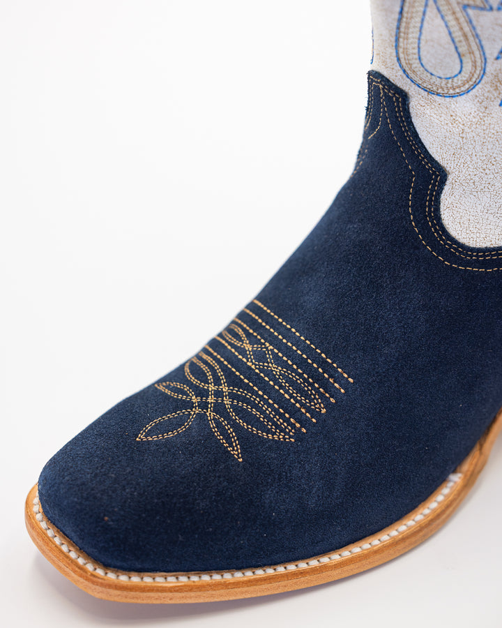 Cowboy, Boots, Western, Lucchese, Ariat, TonyLama, AndersonBean, Justin, Tecovas, Nocona, BlackJack, Stallion, Handmade, Exotic, Ostrich, Alligator, Python, Shark, SquareToe, CutterToe, RoundToe, SnipToe, Roper, Buckaroo, Ranch, Rodeo, Classic, Vintage, Leather, Premium, HandmadeBoots, WorkBoots, Durable, Genuine, Suede, Caiman, Lizard, Crocodile, FullQuill, RanchWear, Traditional, Heritage, Rustic, TexasStyle, MensBoots