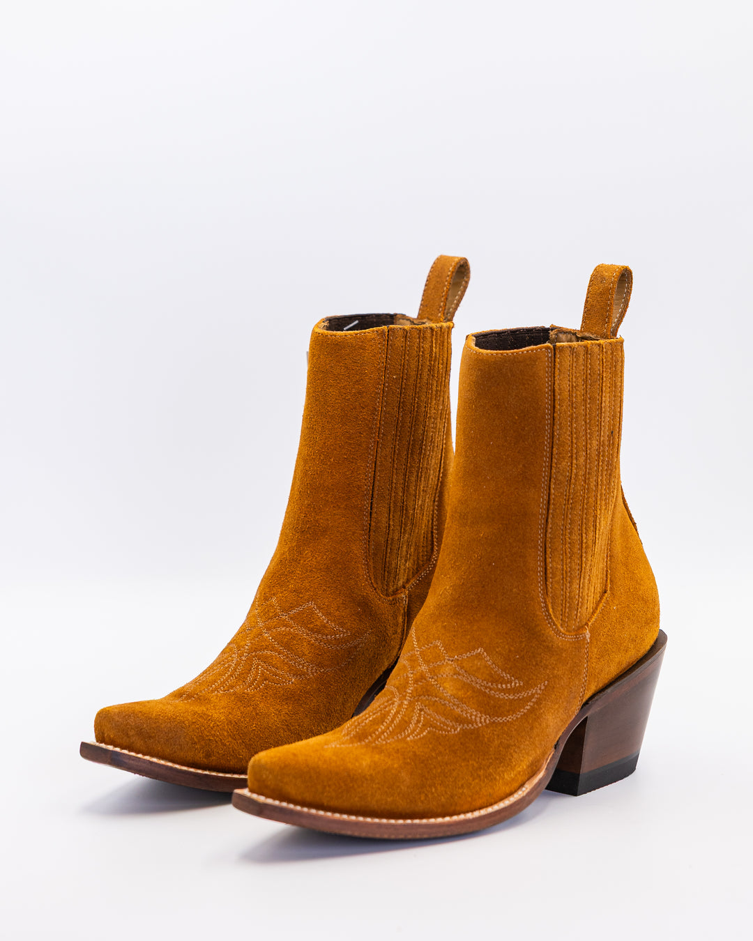 Cowgirl, Boots, Western, Lucchese, Ariat, Corral, OldGringo, Lane, LibertyBlack, Durango, MacieBean, DoubleD, Handmade, Exotic, Ostrich, Alligator, Python, Turquoise, SnipToe, Embroidered, SquareToe, Fashion, Vintage, Classic, Rodeo, Fringe, Glitter, Suede, TallBoots, ShortBoots, RanchWear, Stylish, Premium, Genuine, Leather, Lizard, Crocodile, Caiman, FullQuill, Traditional, Rustic, Floral, Inlay, TexasStyle, WomensBoots