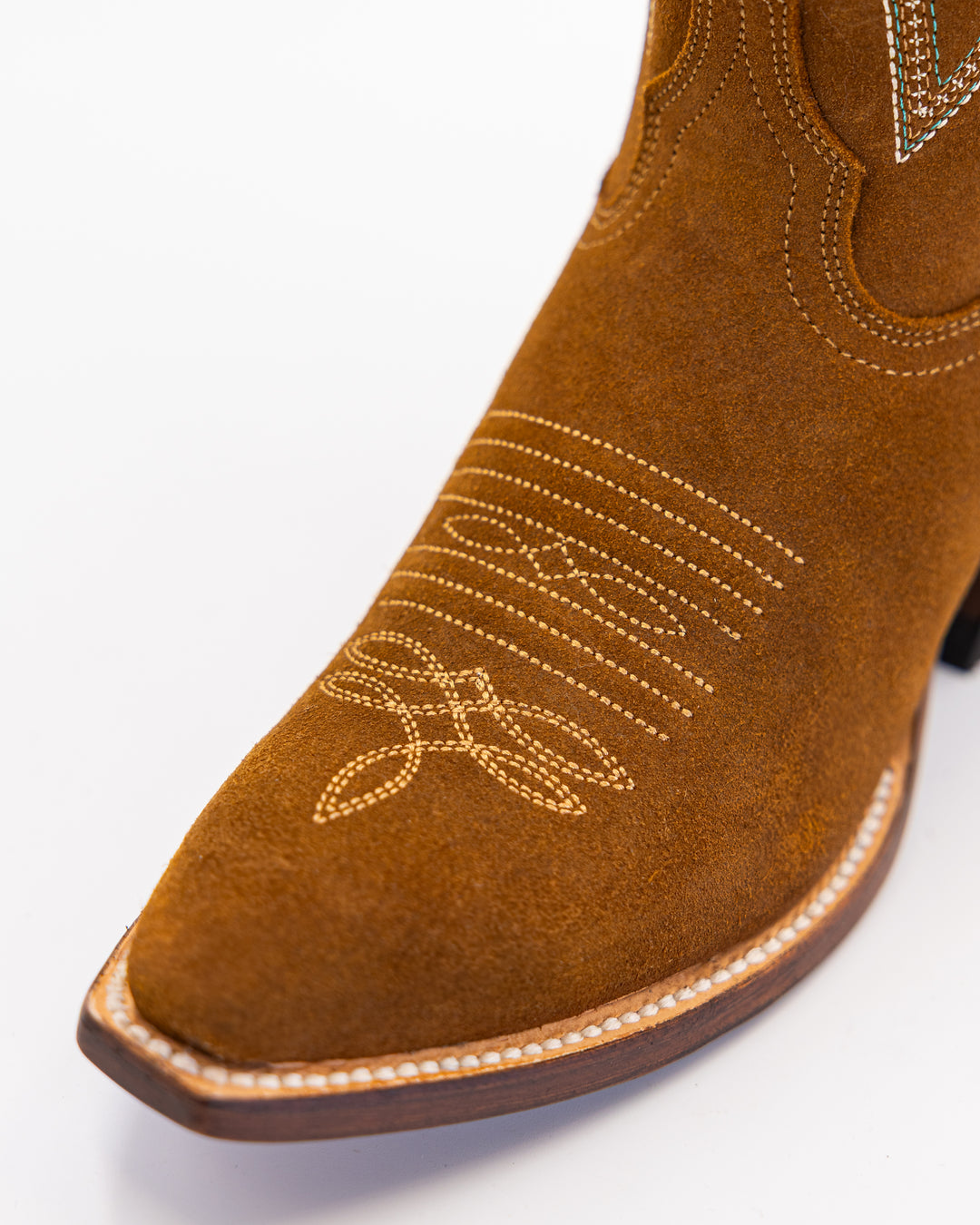 Cowgirl, Boots, Western, Lucchese, Ariat, Corral, OldGringo, Lane, LibertyBlack, Durango, MacieBean, DoubleD, Handmade, Exotic, Ostrich, Alligator, Python, Turquoise, SnipToe, Embroidered, SquareToe, Fashion, Vintage, Classic, Rodeo, Fringe, Glitter, Suede, TallBoots, ShortBoots, RanchWear, Stylish, Premium, Genuine, Leather, Lizard, Crocodile, Caiman, FullQuill, Traditional, Rustic, Floral, Inlay, TexasStyle, WomensBoots