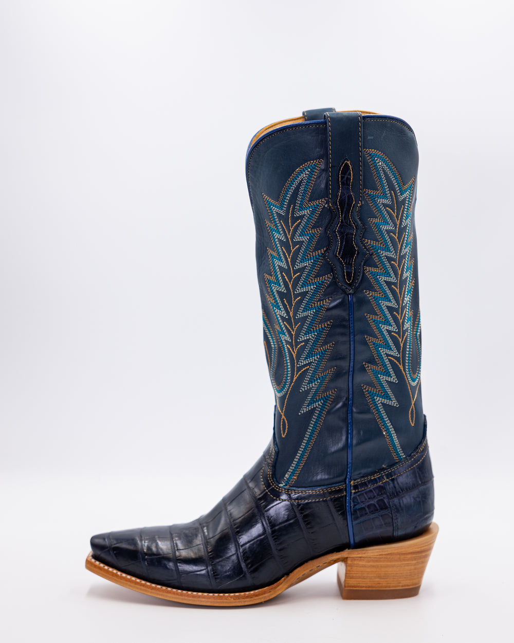 Cowgirl, Boots, Western, Lucchese, Ariat, Corral, OldGringo, Lane, LibertyBlack, Durango, MacieBean, DoubleD, Handmade, Exotic, Ostrich, Alligator, Python, Turquoise, SnipToe, Embroidered, SquareToe, Fashion, Vintage, Classic, Rodeo, Fringe, Glitter, Suede, TallBoots, ShortBoots, RanchWear, Stylish, Premium, Genuine, Leather, Lizard, Crocodile, Caiman, FullQuill, Traditional, Rustic, Floral, Inlay, TexasStyle, WomensBoots