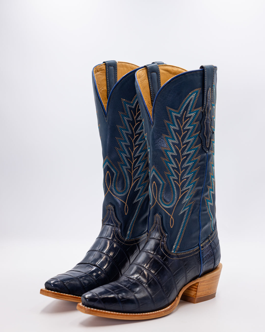 Cowgirl, Boots, Western, Lucchese, Ariat, Corral, OldGringo, Lane, LibertyBlack, Durango, MacieBean, DoubleD, Handmade, Exotic, Ostrich, Alligator, Python, Turquoise, SnipToe, Embroidered, SquareToe, Fashion, Vintage, Classic, Rodeo, Fringe, Glitter, Suede, TallBoots, ShortBoots, RanchWear, Stylish, Premium, Genuine, Leather, Lizard, Crocodile, Caiman, FullQuill, Traditional, Rustic, Floral, Inlay, TexasStyle, WomensBoots