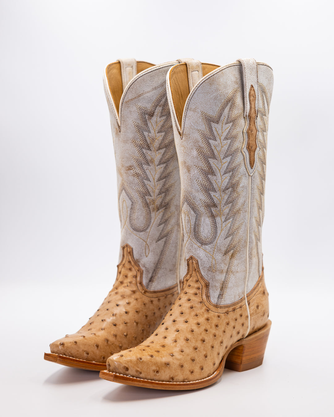 Cowgirl, Boots, Western, Lucchese, Ariat, Corral, OldGringo, Lane, LibertyBlack, Durango, MacieBean, DoubleD, Handmade, Exotic, Ostrich, Alligator, Python, Turquoise, SnipToe, Embroidered, SquareToe, Fashion, Vintage, Classic, Rodeo, Fringe, Glitter, Suede, TallBoots, ShortBoots, RanchWear, Stylish, Premium, Genuine, Leather, Lizard, Crocodile, Caiman, FullQuill, Traditional, Rustic, Floral, Inlay, TexasStyle, WomensBoots