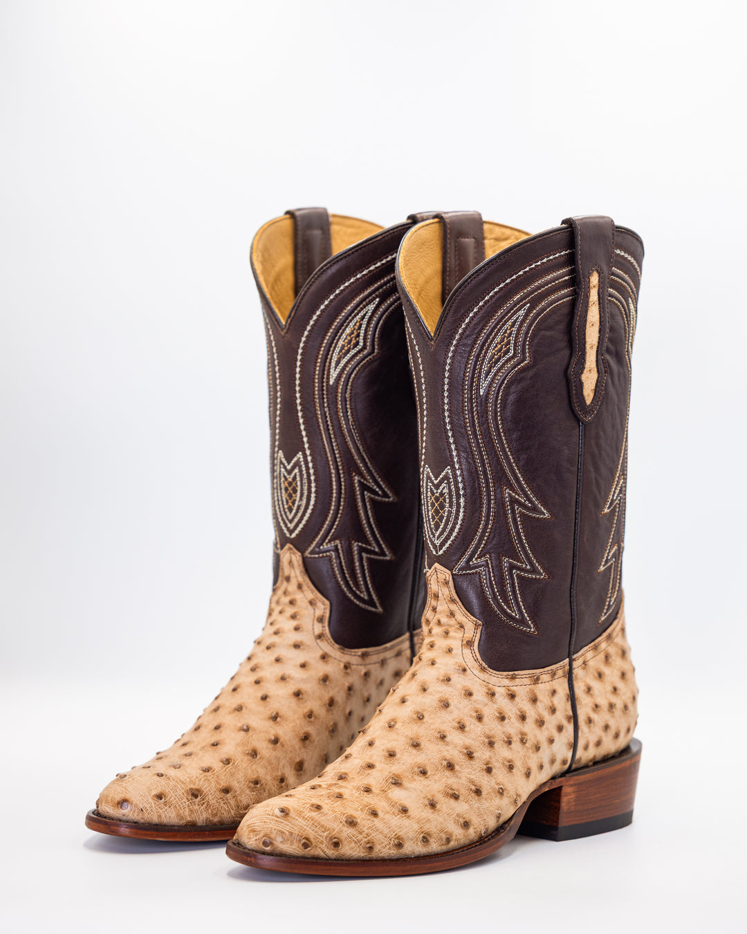 Cowboy, Boots, Western, Lucchese, Ariat, TonyLama, AndersonBean, Justin, Tecovas, Nocona, BlackJack, Stallion, Handmade, Exotic, Ostrich, Alligator, Python, Shark, SquareToe, CutterToe, RoundToe, SnipToe, Roper, Buckaroo, Ranch, Rodeo, Classic, Vintage, Leather, Premium, HandmadeBoots, WorkBoots, Durable, Genuine, Suede, Caiman, Lizard, Crocodile, FullQuill, RanchWear, Traditional, Heritage, Rustic, TexasStyle, MensBoots