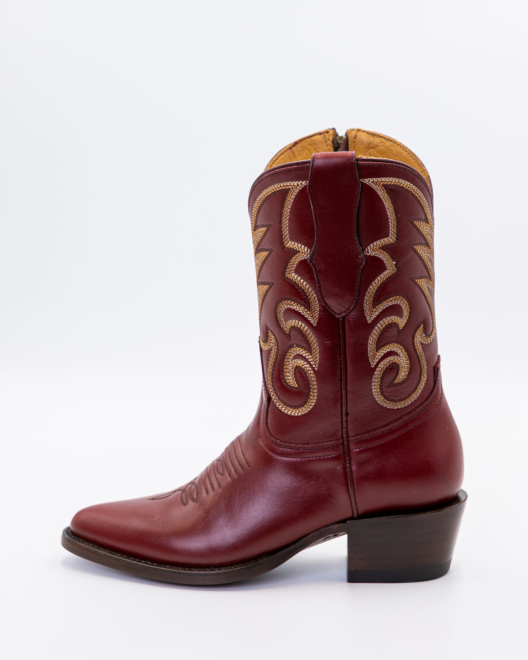 Cowgirl, Boots, Western, Lucchese, Ariat, Corral, OldGringo, Lane, LibertyBlack, Durango, MacieBean, DoubleD, Handmade, Exotic, Ostrich, Alligator, Python, Turquoise, SnipToe, Embroidered, SquareToe, Fashion, Vintage, Classic, Rodeo, Fringe, Glitter, Suede, TallBoots, ShortBoots, RanchWear, Stylish, Premium, Genuine, Leather, Lizard, Crocodile, Caiman, FullQuill, Traditional, Rustic, Floral, Inlay, TexasStyle, WomensBoots, Snip Toe, Boots 