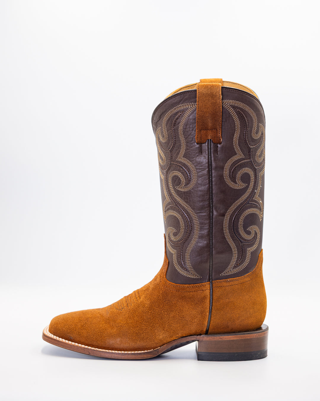 Cowboy, Boots, Western, Lucchese, Ariat, TonyLama, AndersonBean, Justin, Tecovas, Nocona, BlackJack, Stallion, Handmade, Exotic, Ostrich, Alligator, Python, Shark, SquareToe, CutterToe, RoundToe, SnipToe, Roper, Buckaroo, Ranch, Rodeo, Classic, Vintage, Leather, Premium, HandmadeBoots, WorkBoots, Durable, Genuine, Suede, Caiman, Lizard, Crocodile, FullQuill, RanchWear, Traditional, Heritage, Rustic, TexasStyle, MensBoots