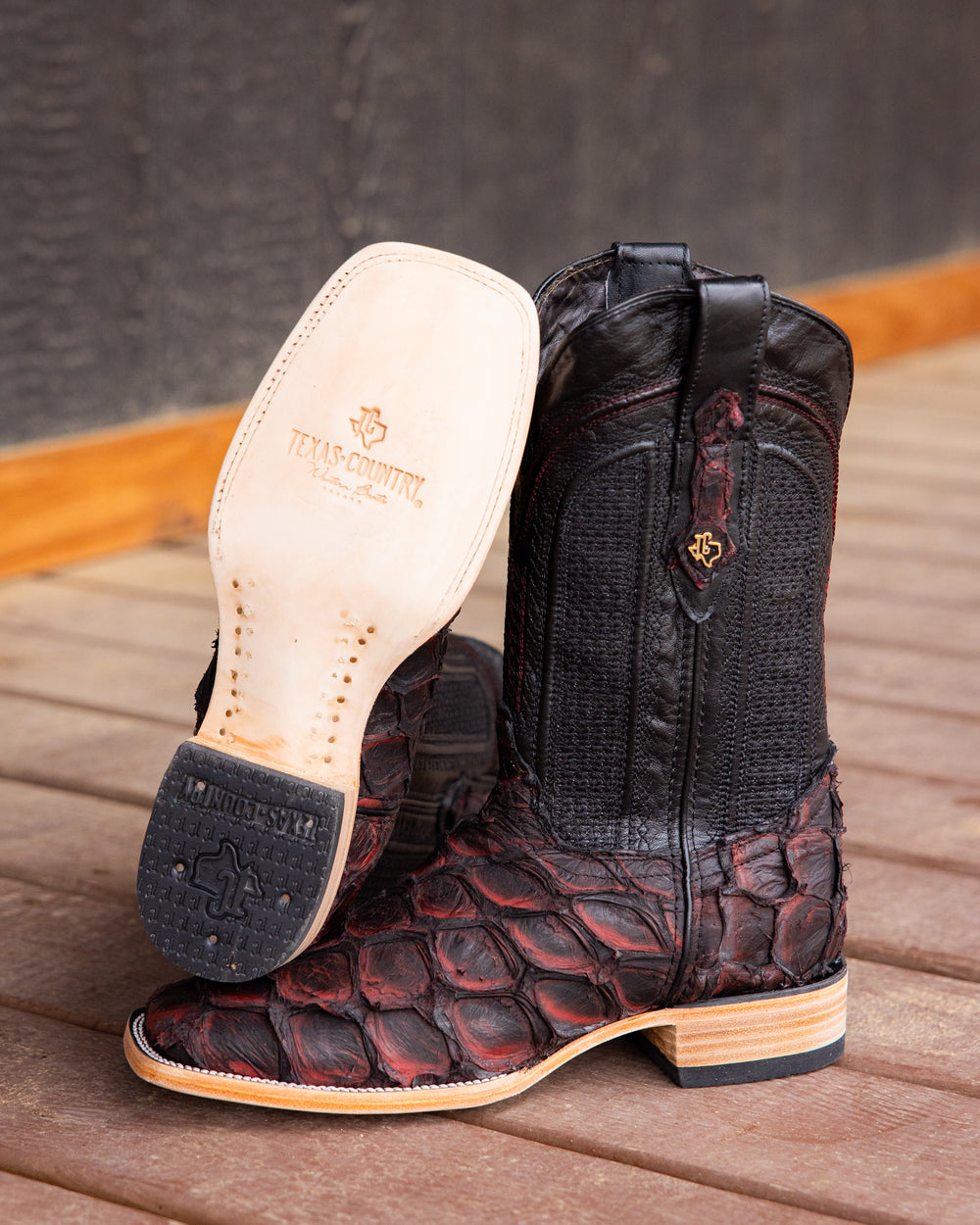 Pirarucu boots Exotic leather boots Fish leather boots Men’s Pirarucu boots Women’s Pirarucu boots Handmade Pirarucu boots Genuine Pirarucu leather boots Cowboy boots Pirarucu Western Pirarucu boots