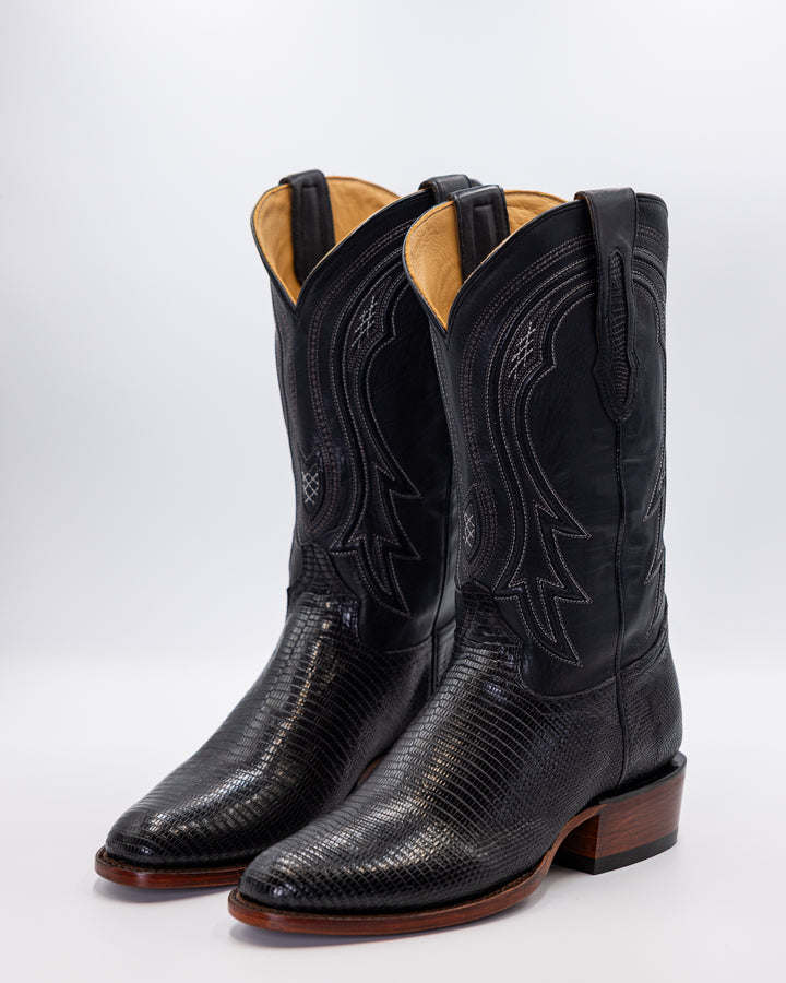 Cowboy, Boots, Western, Lucchese, Ariat, TonyLama, AndersonBean, Justin, Tecovas, Nocona, BlackJack, Stallion, Handmade, Exotic, Ostrich, Alligator, Python, Shark, SquareToe, CutterToe, RoundToe, SnipToe, Roper, Buckaroo, Ranch, Rodeo, Classic, Vintage, Leather, Premium, HandmadeBoots, WorkBoots, Durable, Genuine, Suede, Caiman, Lizard, Crocodile, FullQuill, RanchWear, Traditional, Heritage, Rustic, TexasStyle, MensBoots