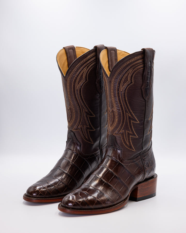 Cowboy, Boots, Western, Lucchese, Ariat, TonyLama, AndersonBean, Justin, Tecovas, Nocona, BlackJack, Stallion, Handmade, Exotic, Ostrich, Alligator, Python, Shark, SquareToe, CutterToe, RoundToe, SnipToe, Roper, Buckaroo, Ranch, Rodeo, Classic, Vintage, Leather, Premium, HandmadeBoots, WorkBoots, Durable, Genuine, Suede, Caiman, Lizard, Crocodile, FullQuill, RanchWear, Traditional, Heritage, Rustic, TexasStyle, MensBoots