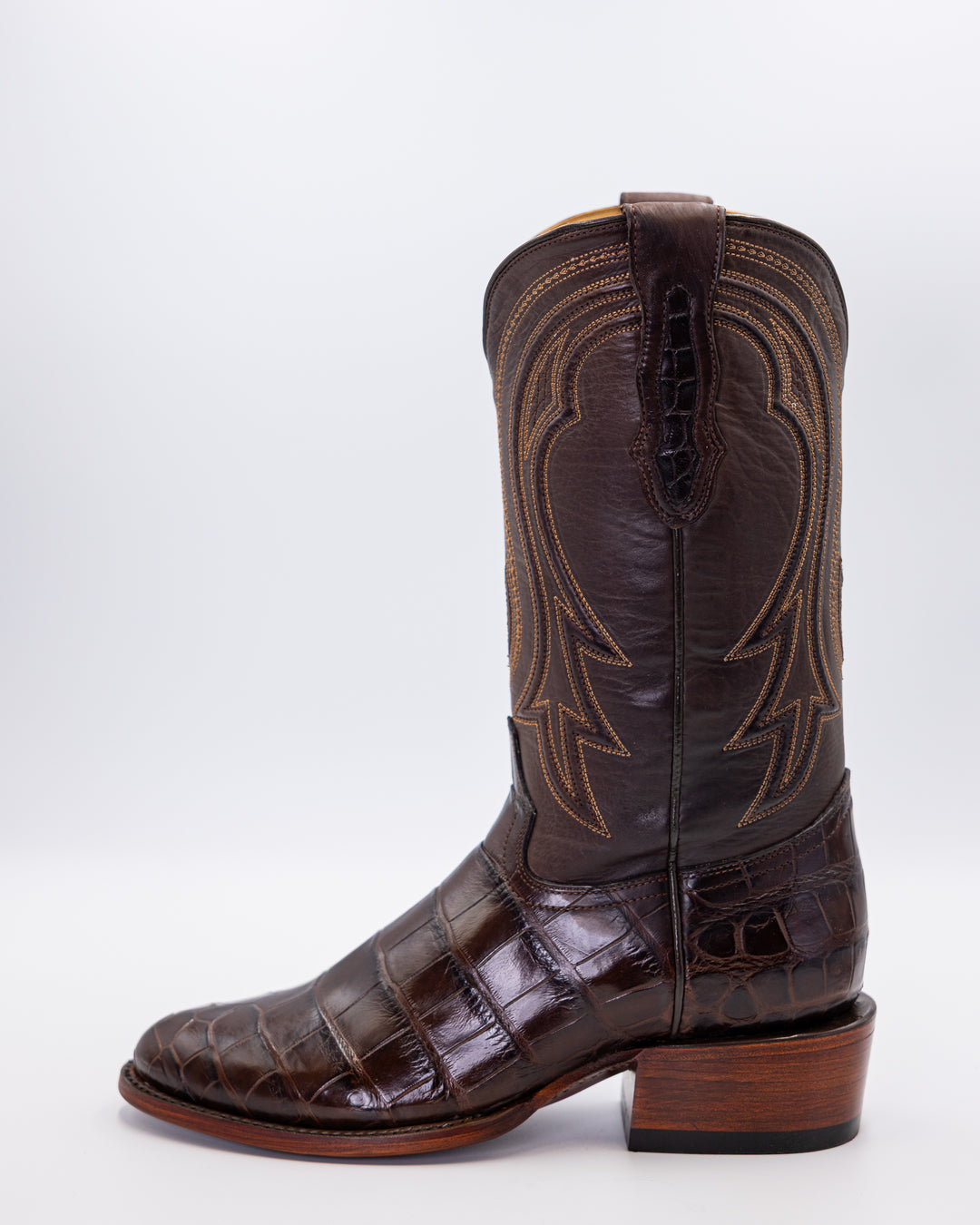 Cowboy, Boots, Western, Lucchese, Ariat, TonyLama, AndersonBean, Justin, Tecovas, Nocona, BlackJack, Stallion, Handmade, Exotic, Ostrich, Alligator, Python, Shark, SquareToe, CutterToe, RoundToe, SnipToe, Roper, Buckaroo, Ranch, Rodeo, Classic, Vintage, Leather, Premium, HandmadeBoots, WorkBoots, Durable, Genuine, Suede, Caiman, Lizard, Crocodile, FullQuill, RanchWear, Traditional, Heritage, Rustic, TexasStyle, MensBoots